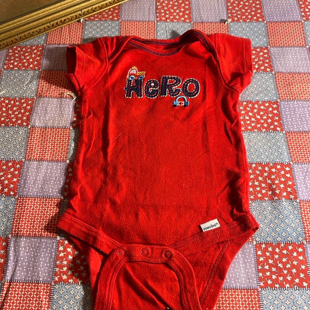 Gerber. 12 month. Hero onesie.